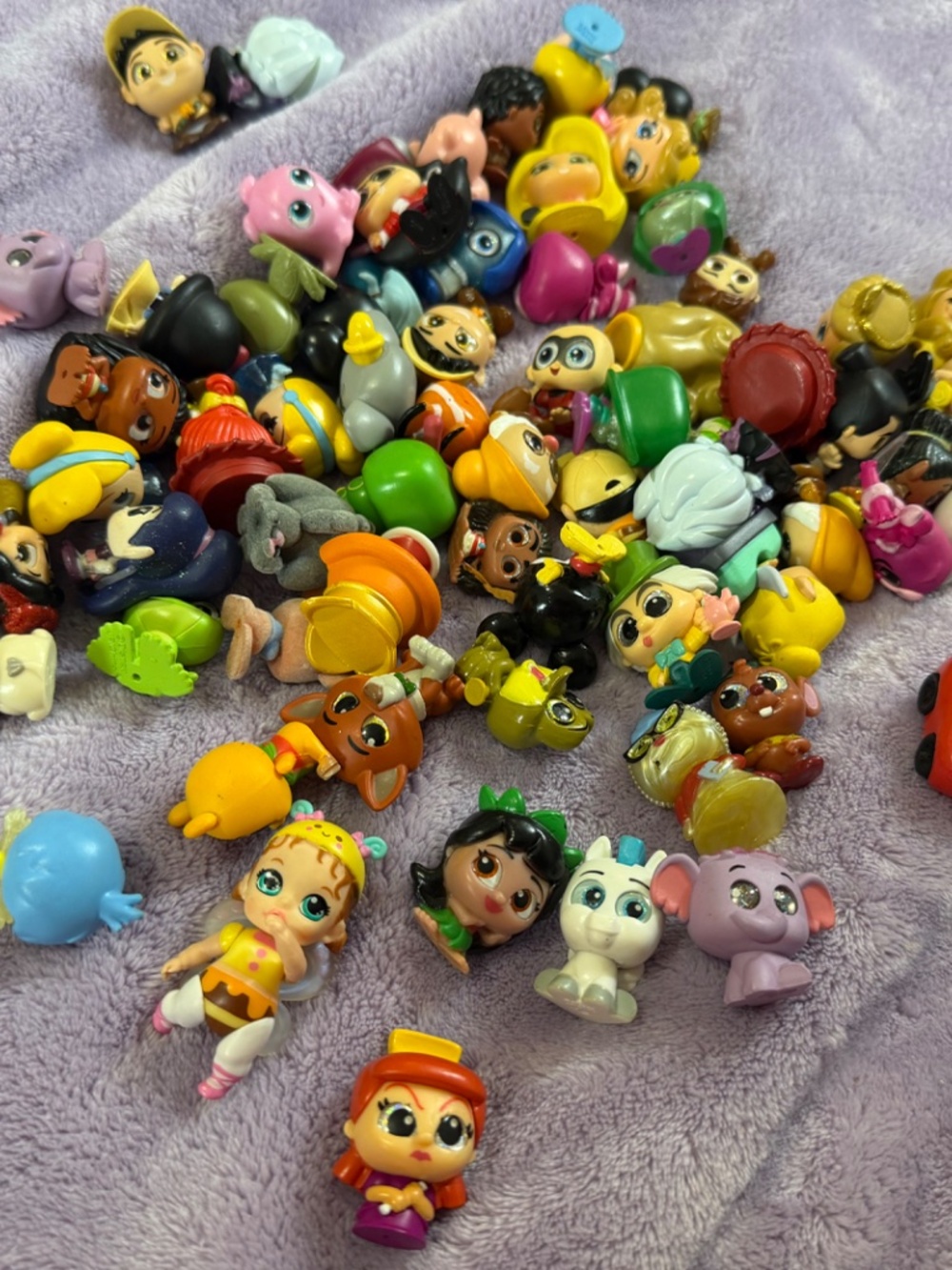 Mini Disney characters lot of 66 - Picture 2 of 2